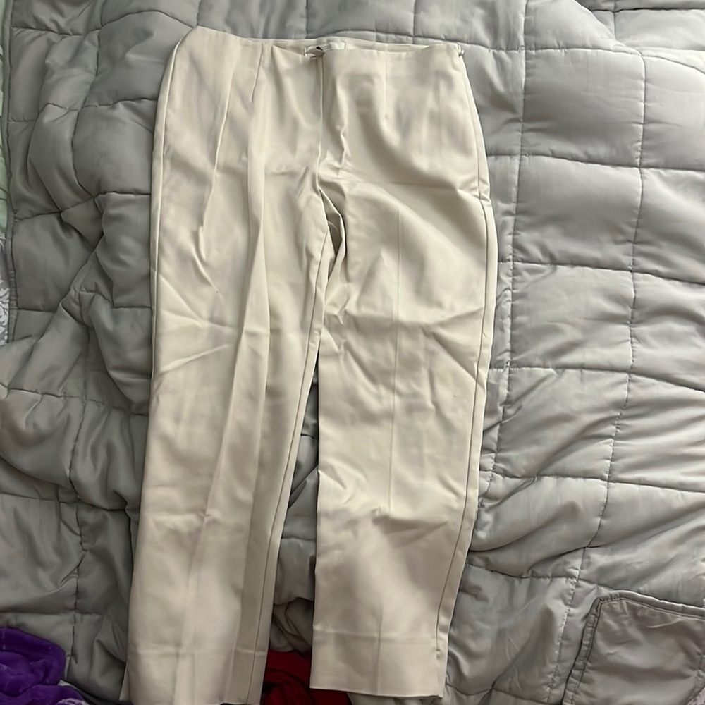 Chico’s Cream Smooth Stretch Crop Basic Chino Side Zip Pants Size 00 NWT